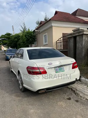 Mercedes-Benz E350 2011 Off white