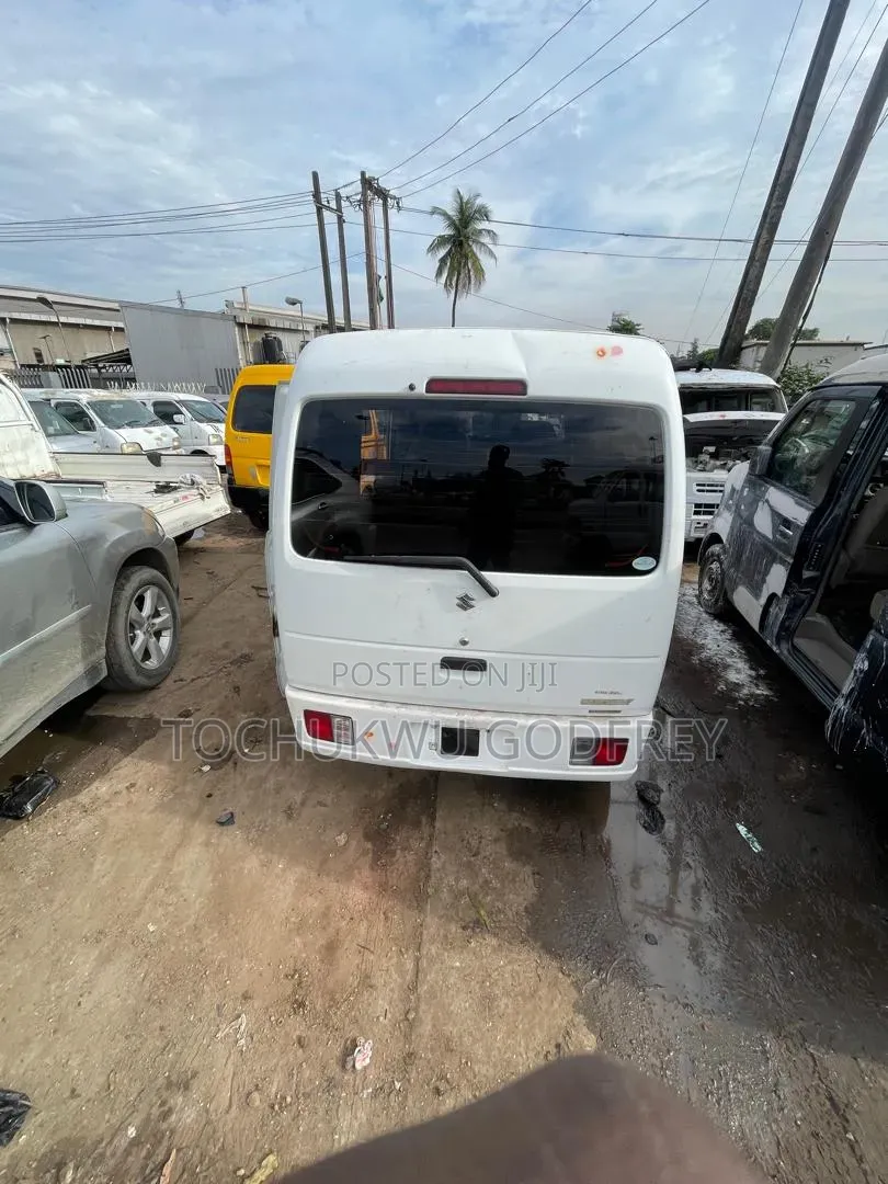Suzuki Every 2012 White