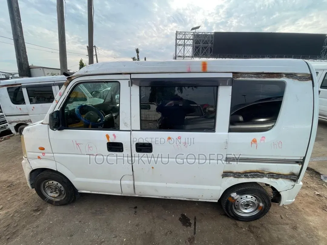 Suzuki Every 2012 White
