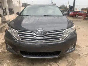 Toyota Venza XLE 2011 Gray