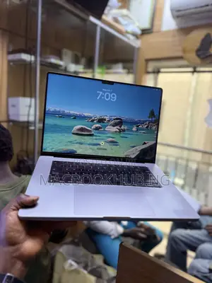 Laptop Apple MacBook Pro 2021 M1 16GB Apple M1 Pro SSHD (Hybrid) 512GB
