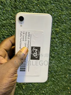 Apple iPhone XR 64 GB White