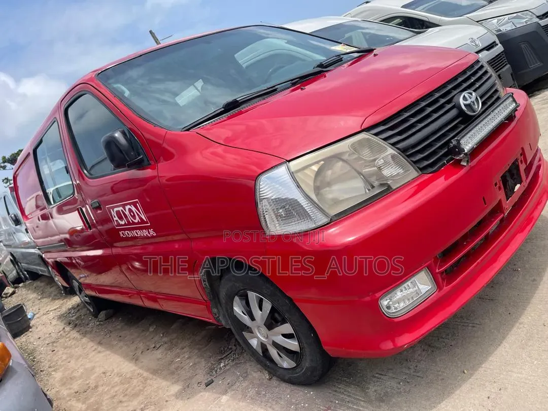 Toyota HiAce 2004 Red