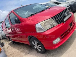 Toyota HiAce 2004 Red