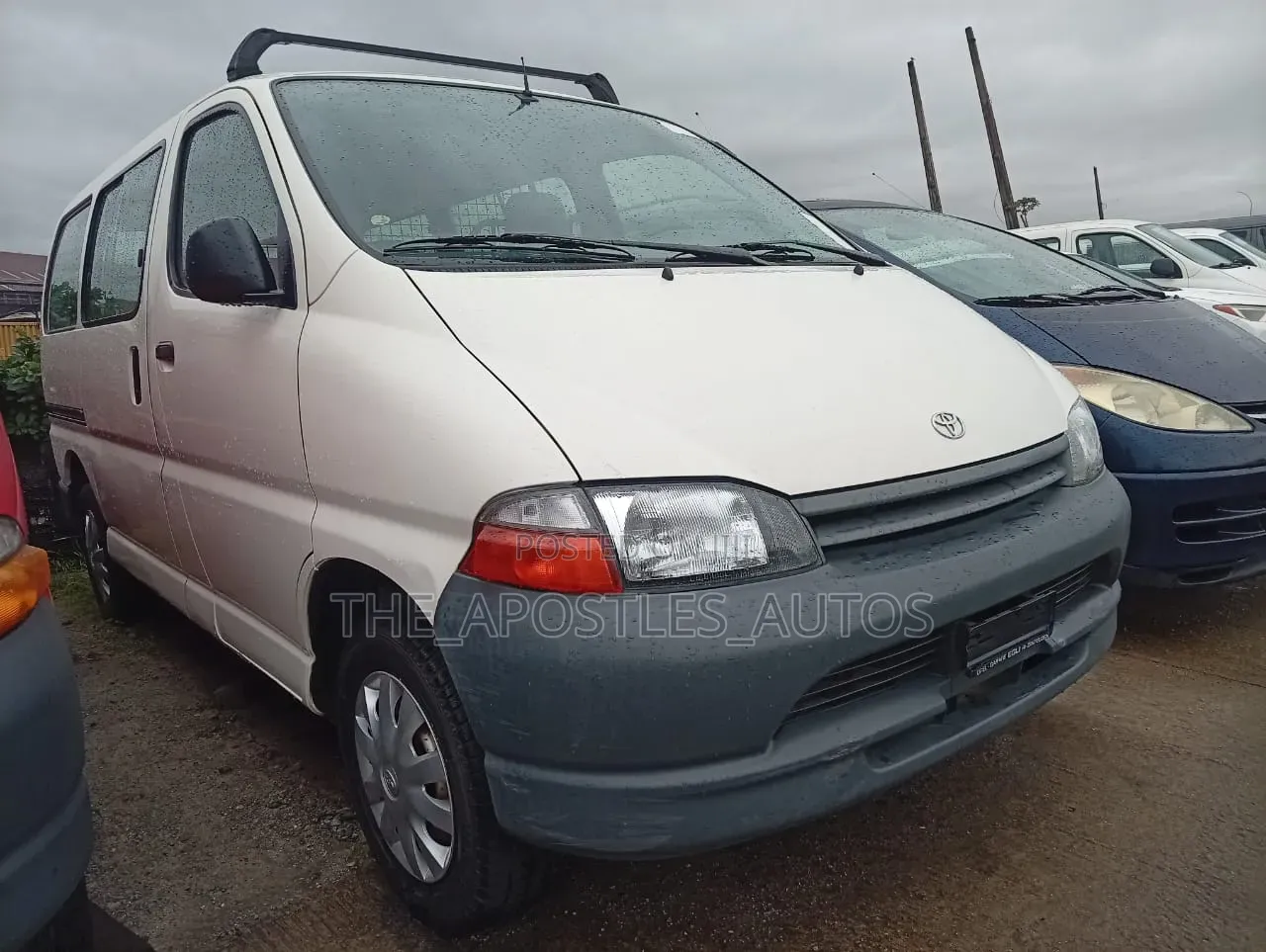 Toyota HiAce 2004 White