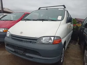 Toyota HiAce 2004 White