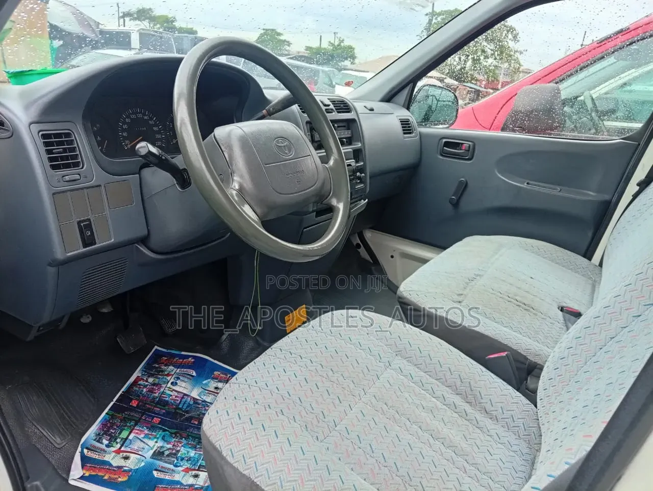 Toyota HiAce 2004 White