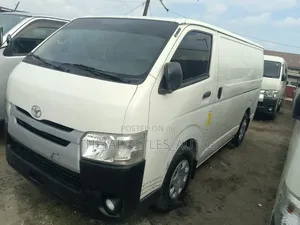 Toyota HiAce 2010 White