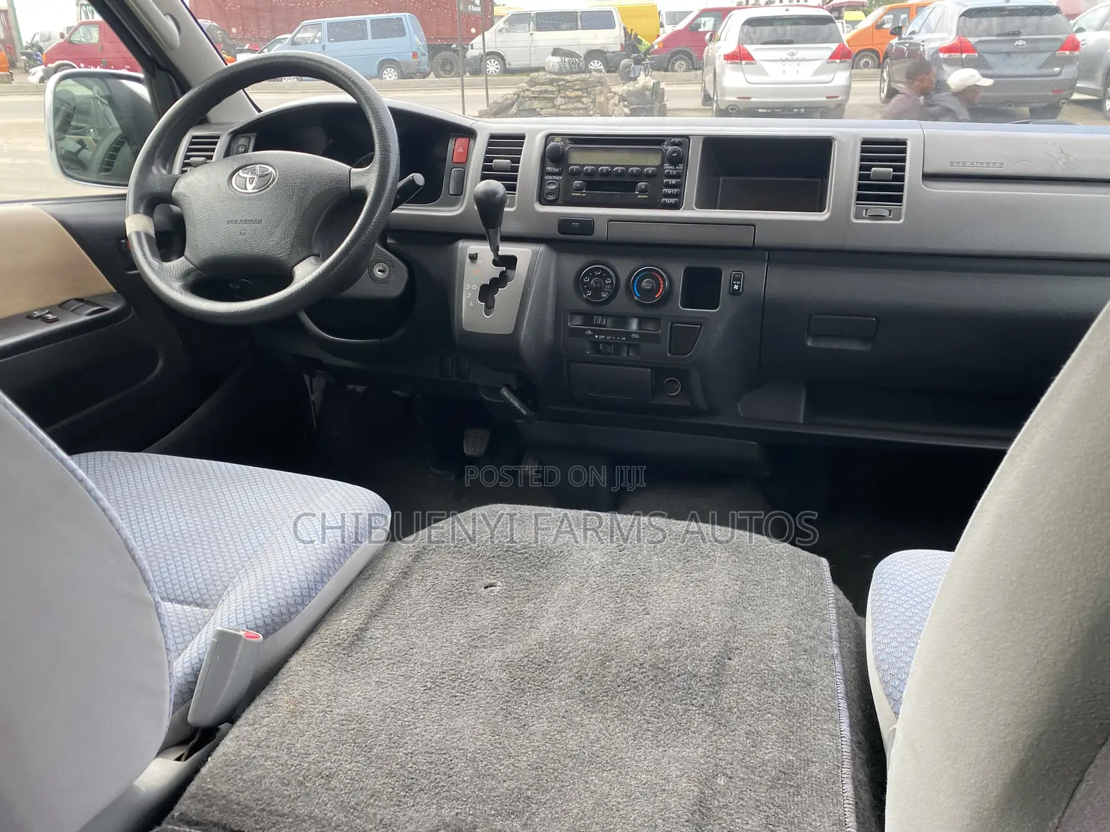 Toyota HiAce 2010 White