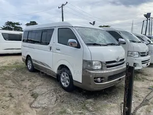 Toyota HiAce 2010 White