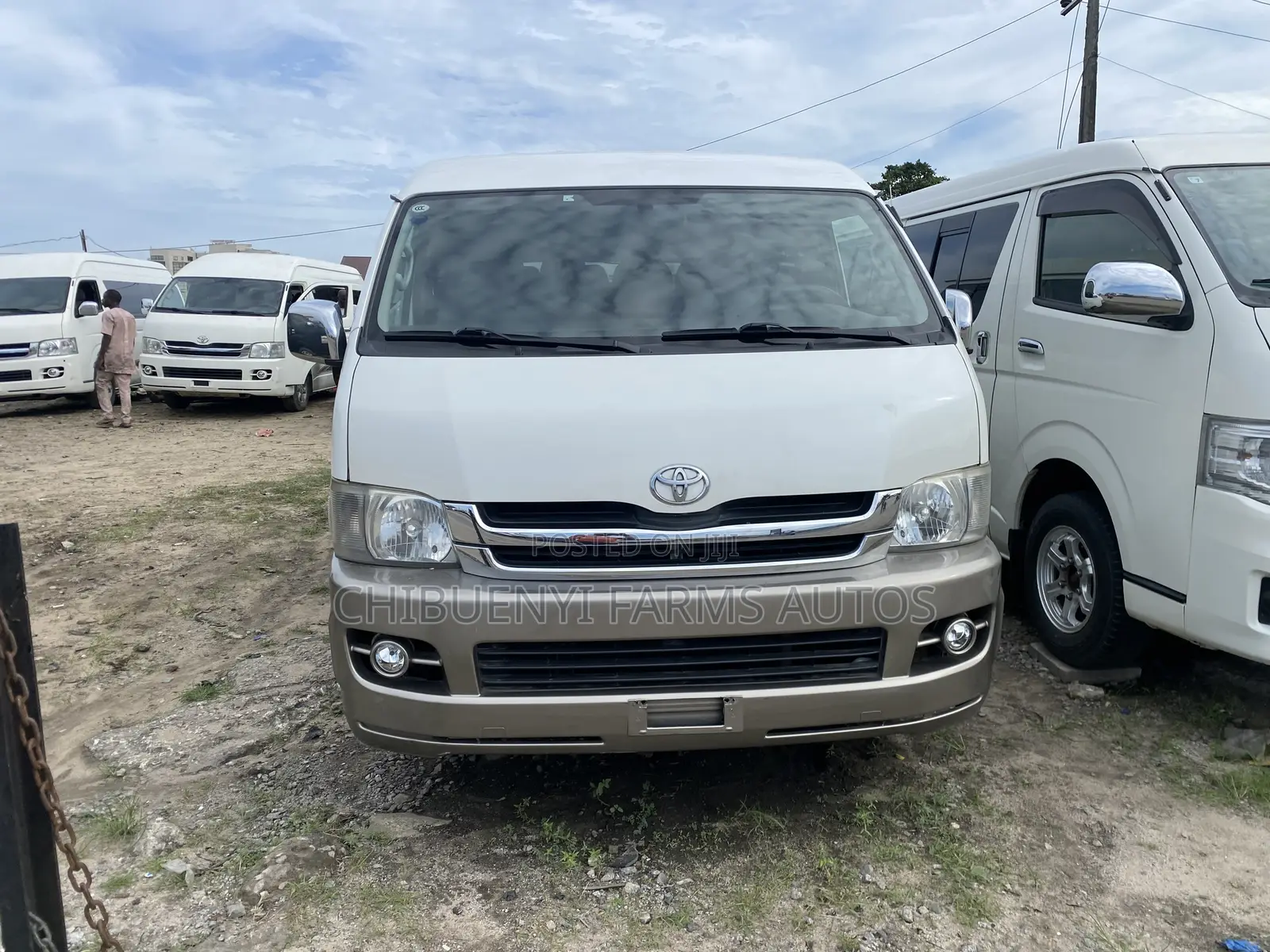 Toyota HiAce 2010 White