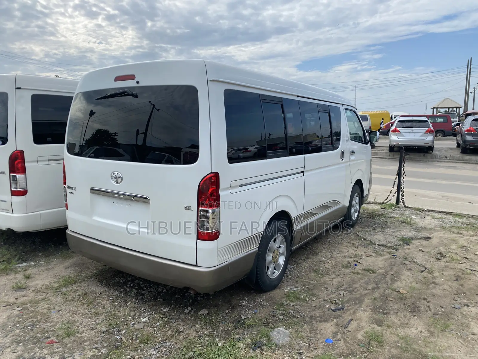 Toyota HiAce 2010 White