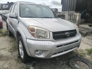 Toyota RAV4 2.0 Automatic 2005 Silver