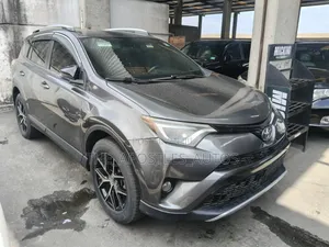 Toyota RAV4 SE FWD (2.5L 4cyl 6A) 2017 Gray