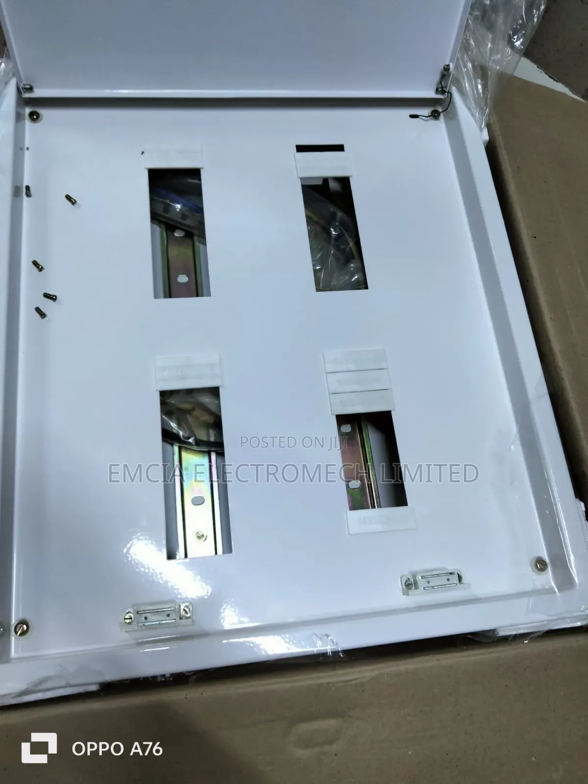 Siemens 7 Ways MCB Distribution Board
