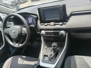 Toyota RAV4 XLE 2021 Green