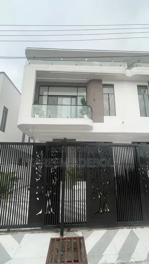 4bdrm Duplex in Ikota for sale