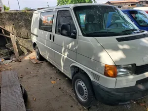 Volkswagen Transporter 2000 White