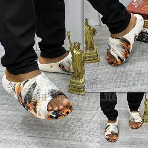 Trendy Cloud Pillow Slides Tie-Dye | Unisex Soft Foam Palm Slippers