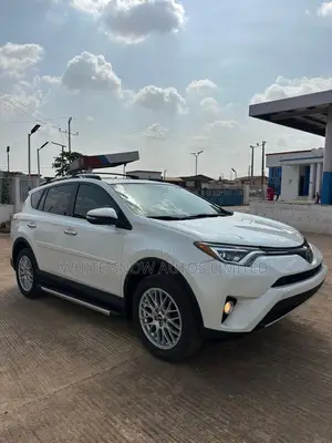 Toyota RAV4 Platinum AWD (2.5L 4cyl 6A) 2017 White
