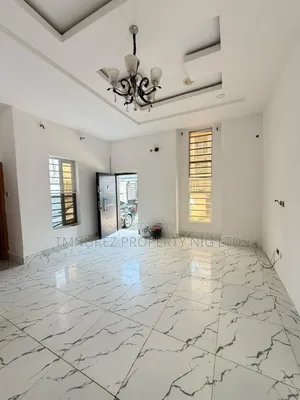 Mini Flat in Ikota for rent