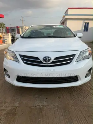Toyota Corolla L 4dr Sedan (1.8L 4cyl 5M) 2013 White