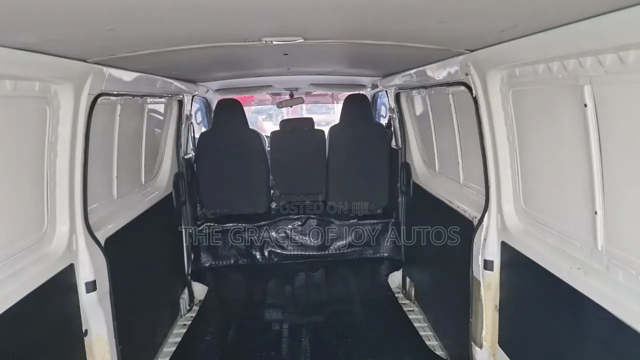 Toyota HiAce 2015 White