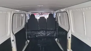 Toyota HiAce 2015 White