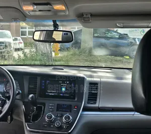 Toyota Sienna 2016 White