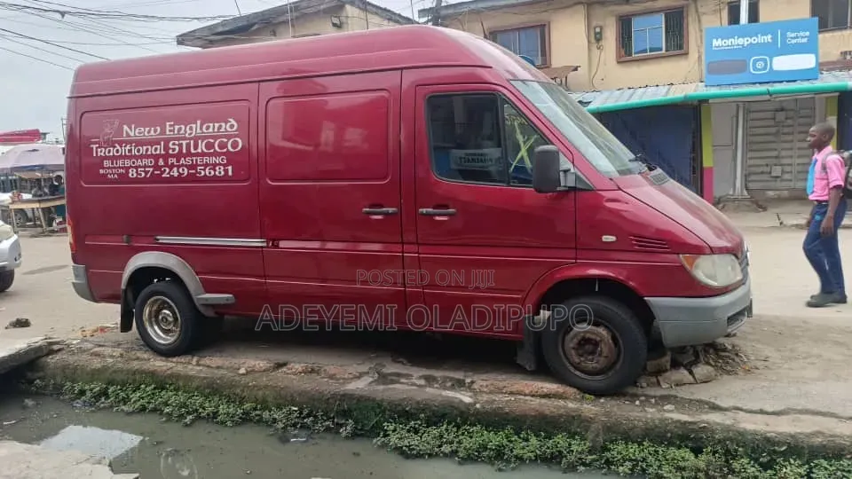 Mercedes-Benz Sprinter 2006 Red