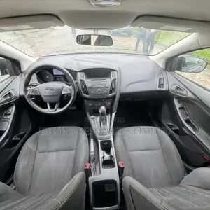 Ford Focus S 4dr Sedan (2.0L 4cyl 5M) 2015 Gray