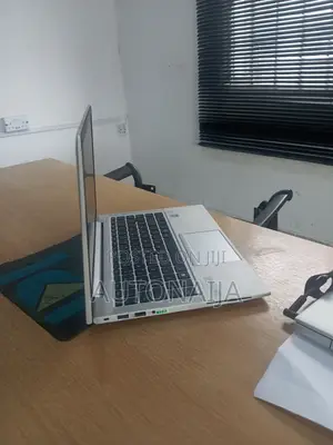 Laptop HP EliteBook 840 G8 8GB Intel Core i7 HDD+SSD 256GB