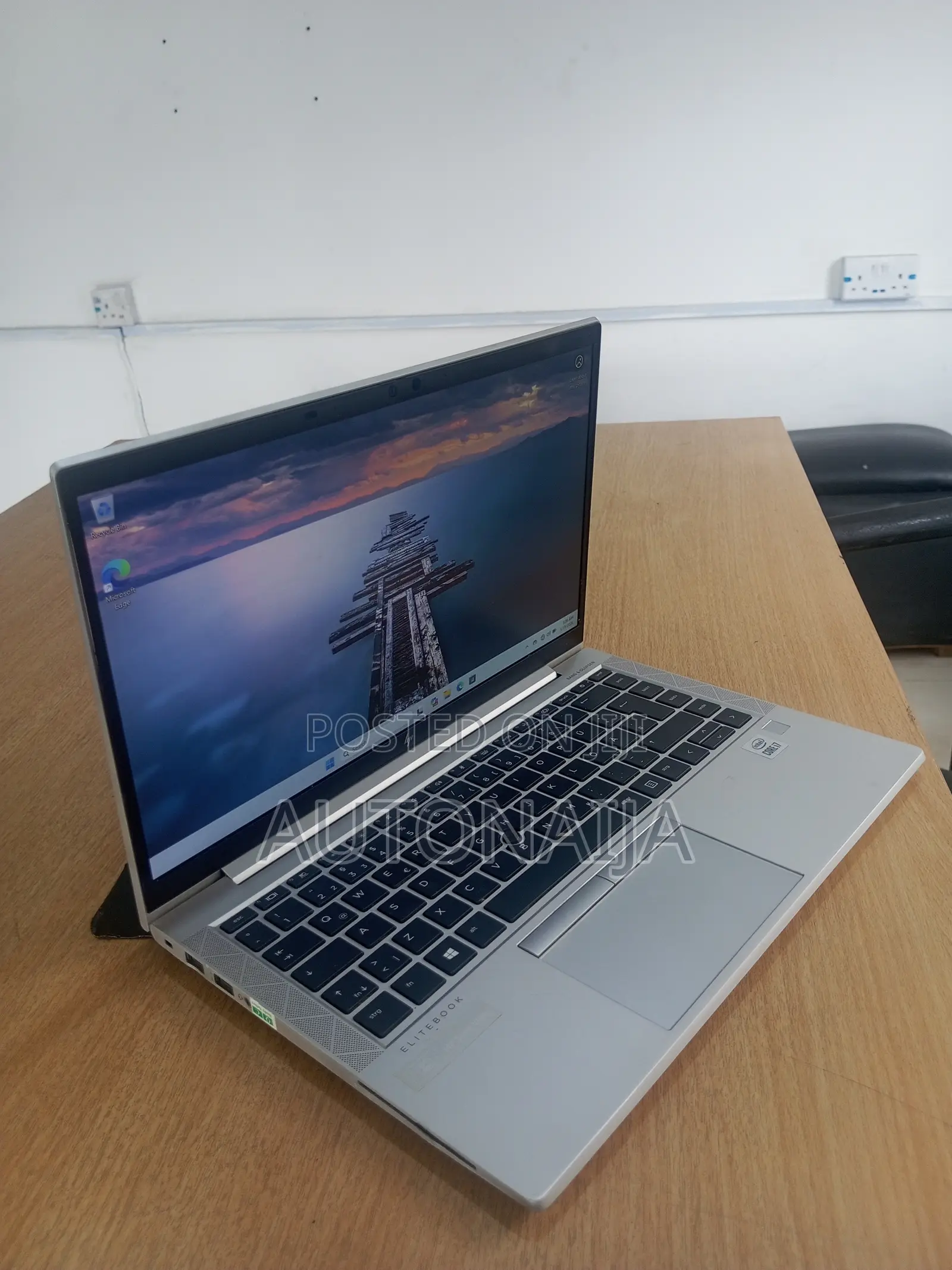 Laptop HP EliteBook 840 G8 8GB Intel Core i7 HDD+SSD 256GB