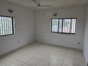 2bdrm Apartment in Lekki Phase 1 for rent