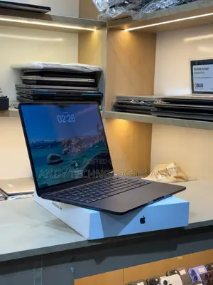 Laptop Apple MacBook Air 2022 M2 16GB Apple M2 SSD 256GB