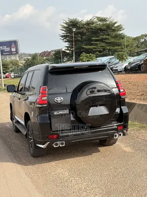 Toyota Land Cruiser Prado 2022 Black