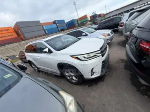 Toyota Highlander Limited 4dr SUV AWD (3.5L 6cyl 6A) 2015 White