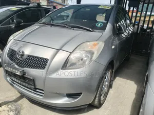Toyota Yaris 1.5 Liftback S Automatic 2009 Silver