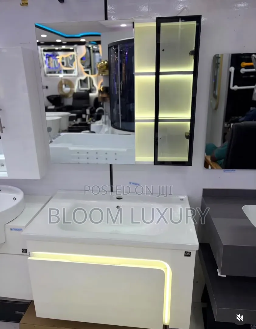 Beautiful Luxurious Bathroom Cabinet With LED Mirror