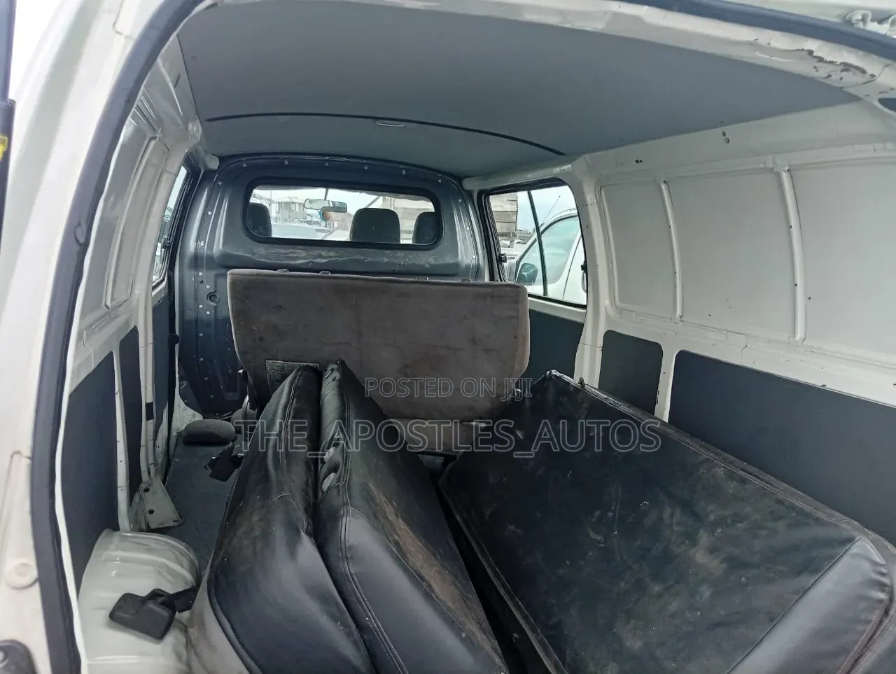 Toyota HiAce 2002 White