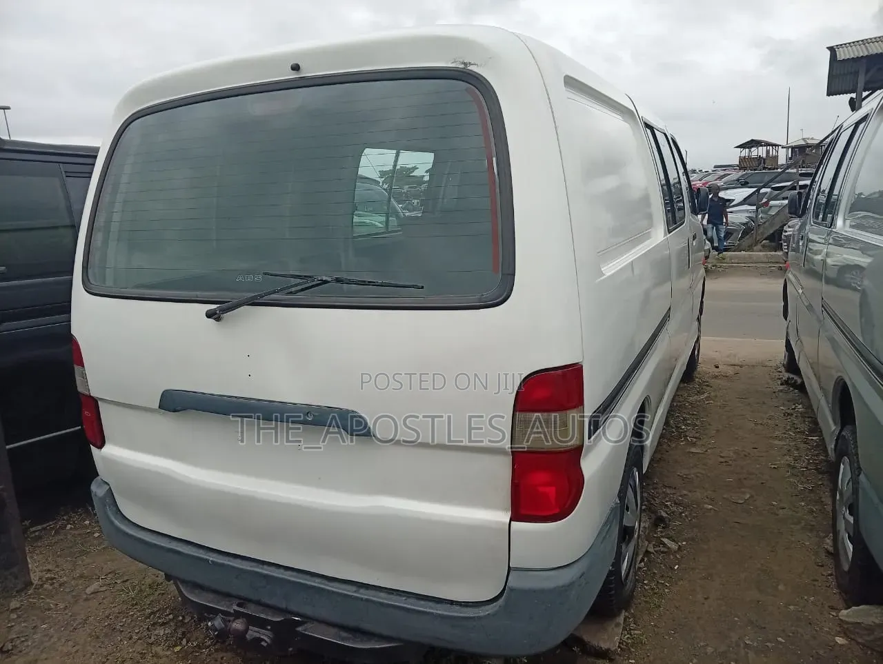 Toyota HiAce 2002 White