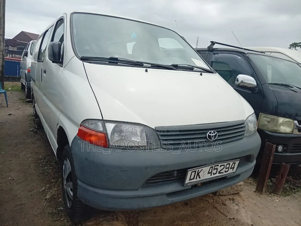 Toyota HiAce 2002 White