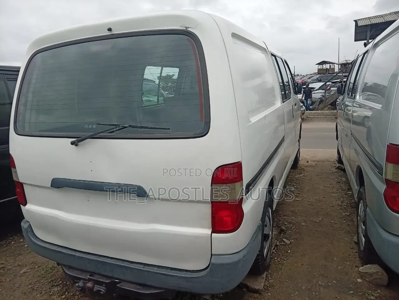 Toyota HiAce 2002 White