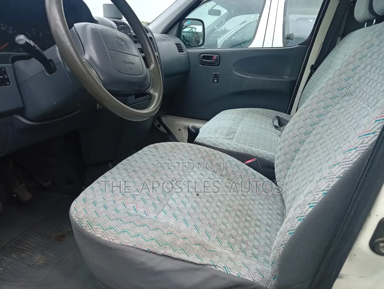 Toyota HiAce 2002 White