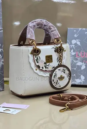 Riri’s Bags and More