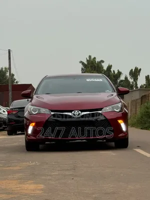 Toyota Camry 2016 Maroon