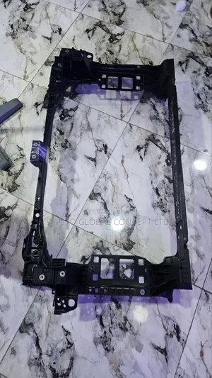 Lamborghini Urus Front Cut