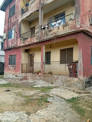 3bdrm Block of Flats in Off Ikotun Egbe for sale
