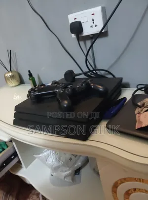 Ps4 Pro in Excellent Condition