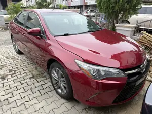 Toyota Camry SE 4dr Sedan (2.5L 4cyl 6A) 2016 Maroon